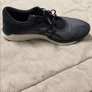 Quality-almost brand new running shoes